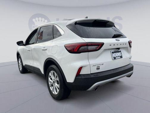 Star White Metallic Tri-Coat 2023 Ford Escape Active