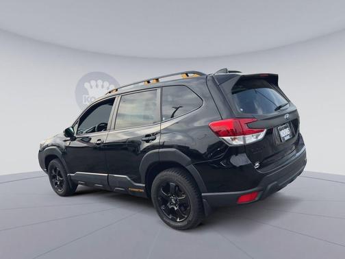Crystal Black Silica 2023 Subaru Forester Wilderness