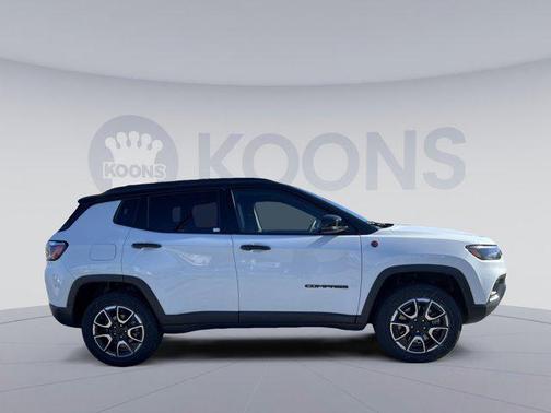 2024 Jeep Compass Trailhawk