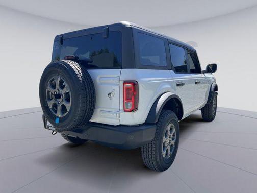 Oxford White 2026 Ford Bronco Big Bend