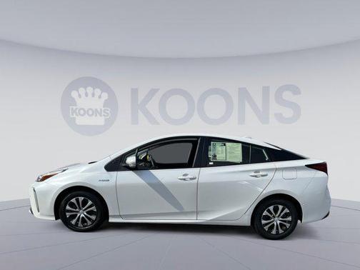 2022 Toyota Prius LE