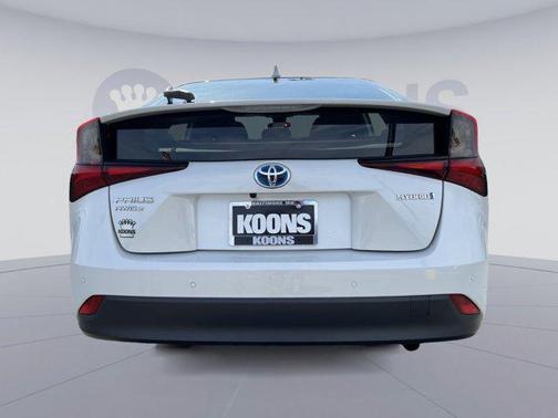 2022 Toyota Prius LE