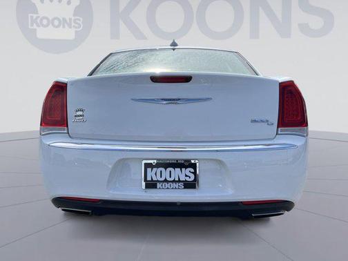 2016 Chrysler 300 S