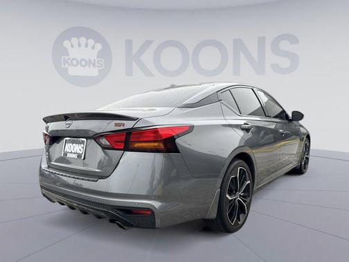 Gun Metallic 2023 Nissan Altima SR FWD