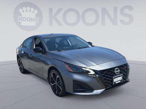 Gun Metallic 2023 Nissan Altima SR FWD