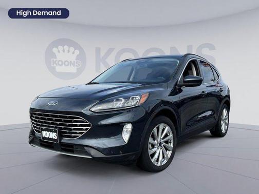 2022 Ford Escape Titanium