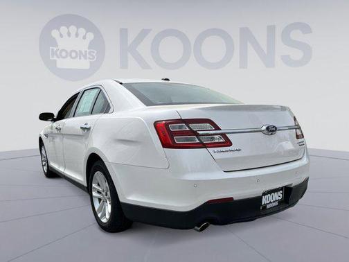 2017 Ford Taurus Limited