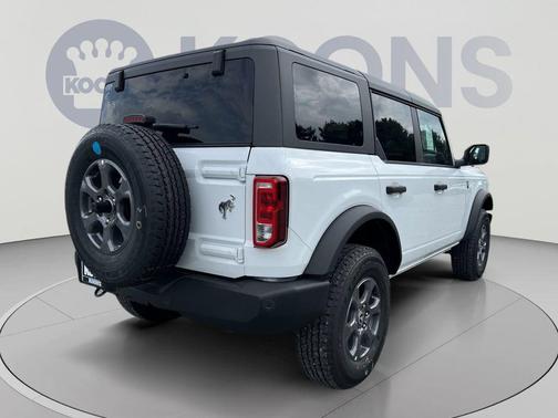 Oxford White 2026 Ford Bronco Big Bend