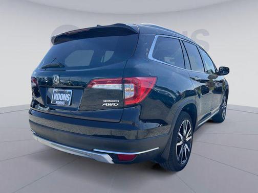 Crystal Black Pearl 2022 Honda Pilot Touring 8-Passenger