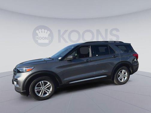 Carbonized Gray Metallic 2023 Ford Explorer XLT