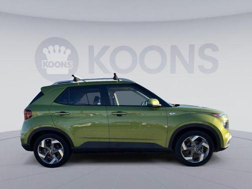 2022 Hyundai VENUE SEL