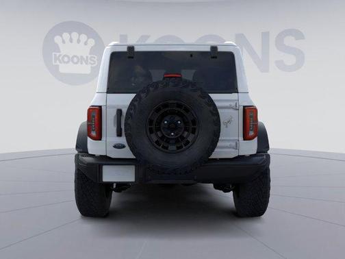 Oxford White 2026 Ford Bronco Badlands