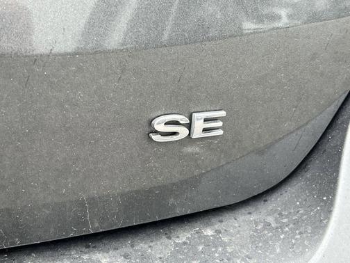 Magnetic 2017 Ford Focus SE