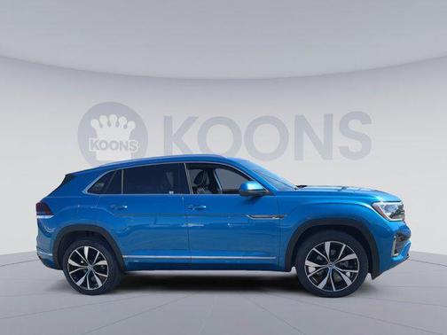 Kingfisher Blue Metallic 2024 Volkswagen Atlas Cross Sport 2.0T SEL Premium