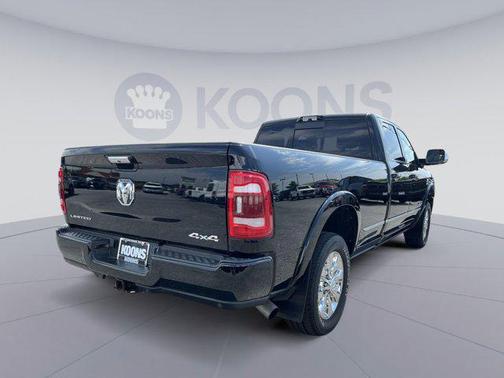 2022 RAM 3500 Limited Crew Cab 4x4 8' Box