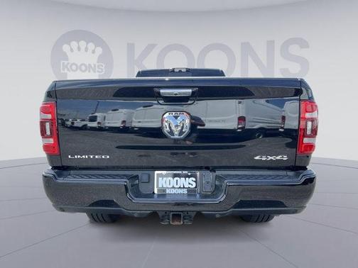 2022 RAM 3500 Limited Crew Cab 4x4 8' Box