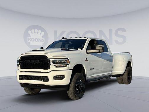 2023 RAM 3500 Laramie Crew Cab 4x4 8' Box