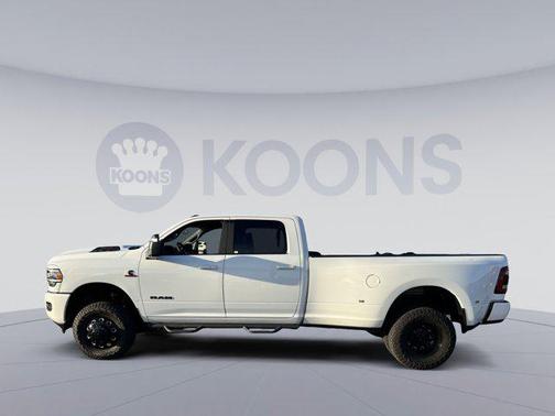 2023 RAM 3500 Laramie Crew Cab 4x4 8' Box