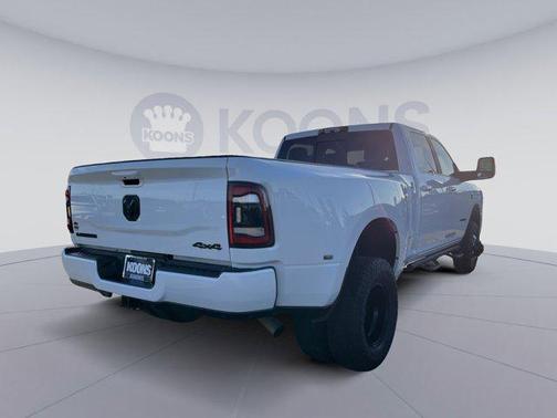 2023 RAM 3500 Laramie Crew Cab 4x4 8' Box