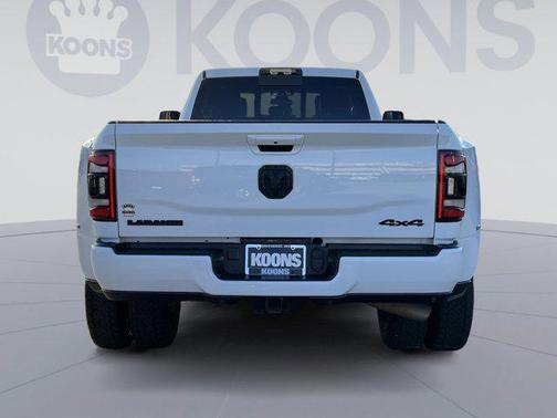 2023 RAM 3500 Laramie Crew Cab 4x4 8' Box