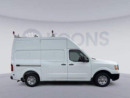 2014 Nissan NV Cargo NV2500 HD SV V6