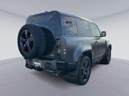 2022 Land Rover Defender V8