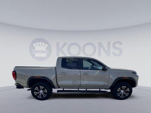 Desert Sand Metallic 2023 GMC Canyon AT4