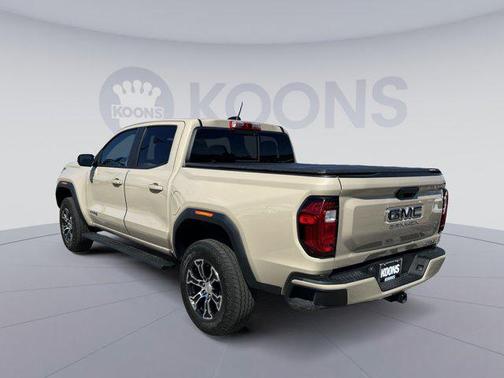 Desert Sand Metallic 2023 GMC Canyon AT4