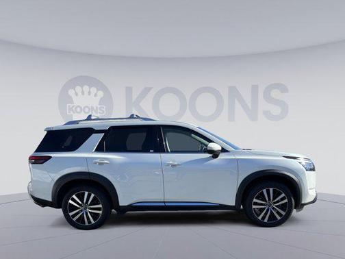 2023 Nissan Pathfinder Platinum 4WD