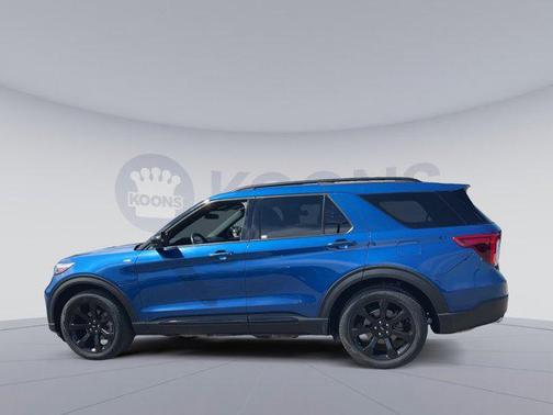 Blue Metallic 2023 Ford Explorer ST-Line