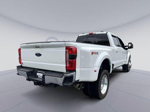 2023 Ford F-450 Lariat