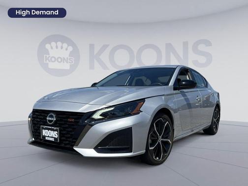 Brilliant Silver Metallic 2024 Nissan Altima SR FWD