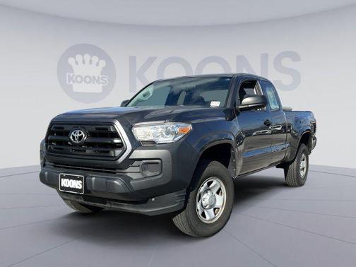 2017 Toyota Tacoma SR