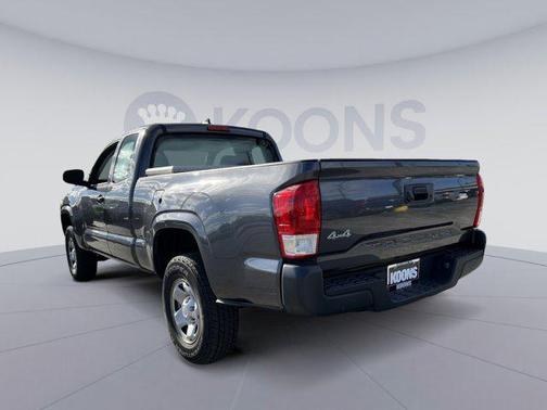 2017 Toyota Tacoma SR