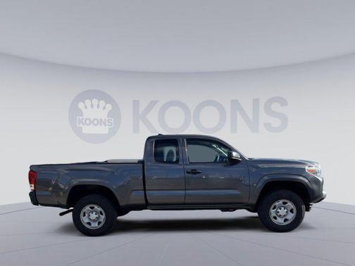 2017 Toyota Tacoma SR