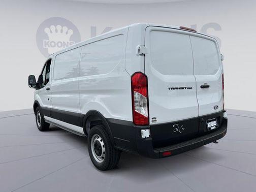 Oxford White 2026 Ford Transit-250 Base