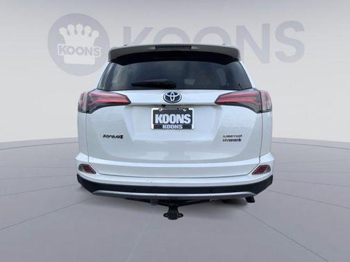 2017 Toyota RAV4 Hybrid SE