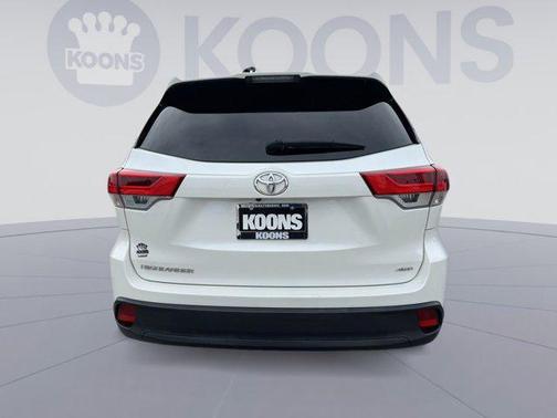2019 Toyota Highlander LE