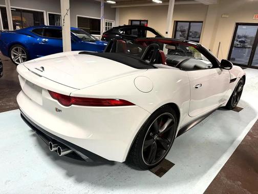 2014 Jaguar F-TYPE V8 S