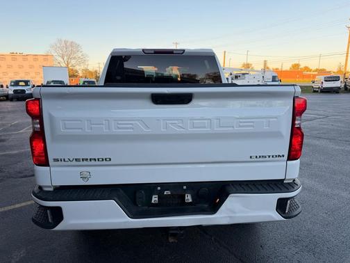2022 Chevrolet Silverado 1500 Custom