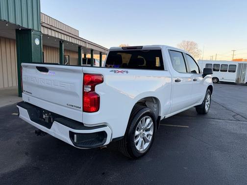 2022 Chevrolet Silverado 1500 Custom