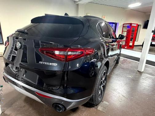 2022 Alfa Romeo Stelvio Ti