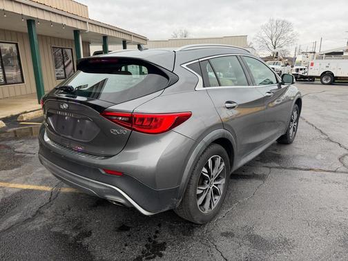 2018 INFINITI QX30 Premium