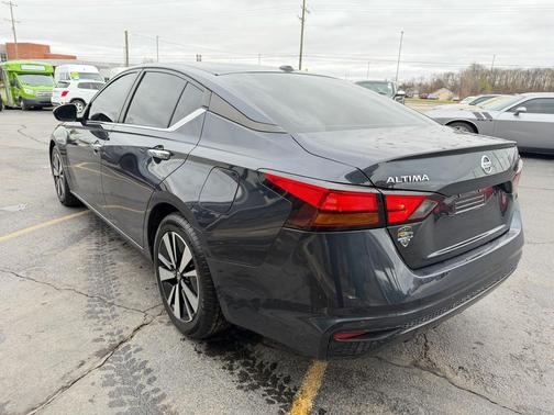 2022 Nissan Altima 2.5 SV