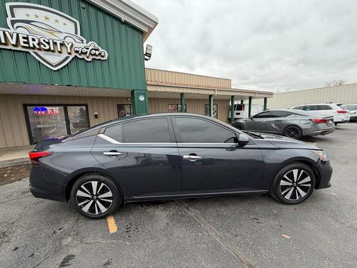 2022 Nissan Altima 2.5 SV