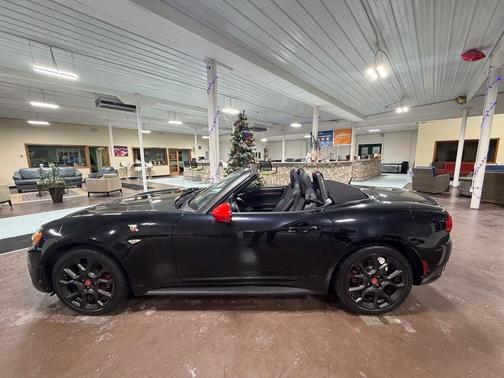 2017 FIAT 124 Spider Base