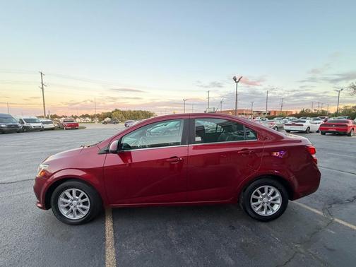 2018 Chevrolet Sonic LT