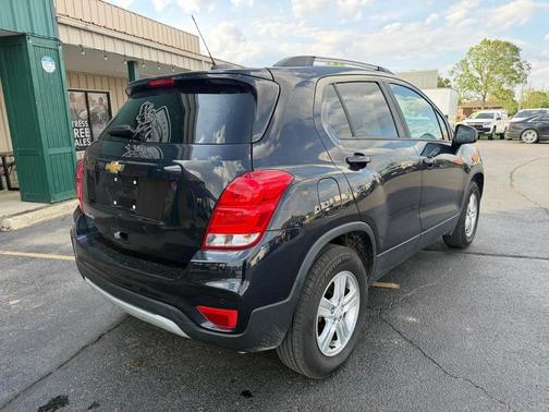 Midnight Blue Metallic 2022 Chevrolet Trax LT