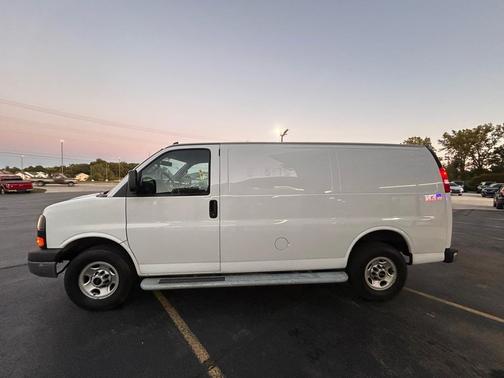 2022 GMC Savana 2500 Work Van