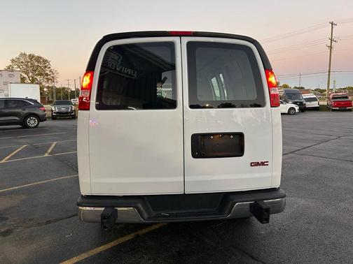 2022 GMC Savana 2500 Work Van